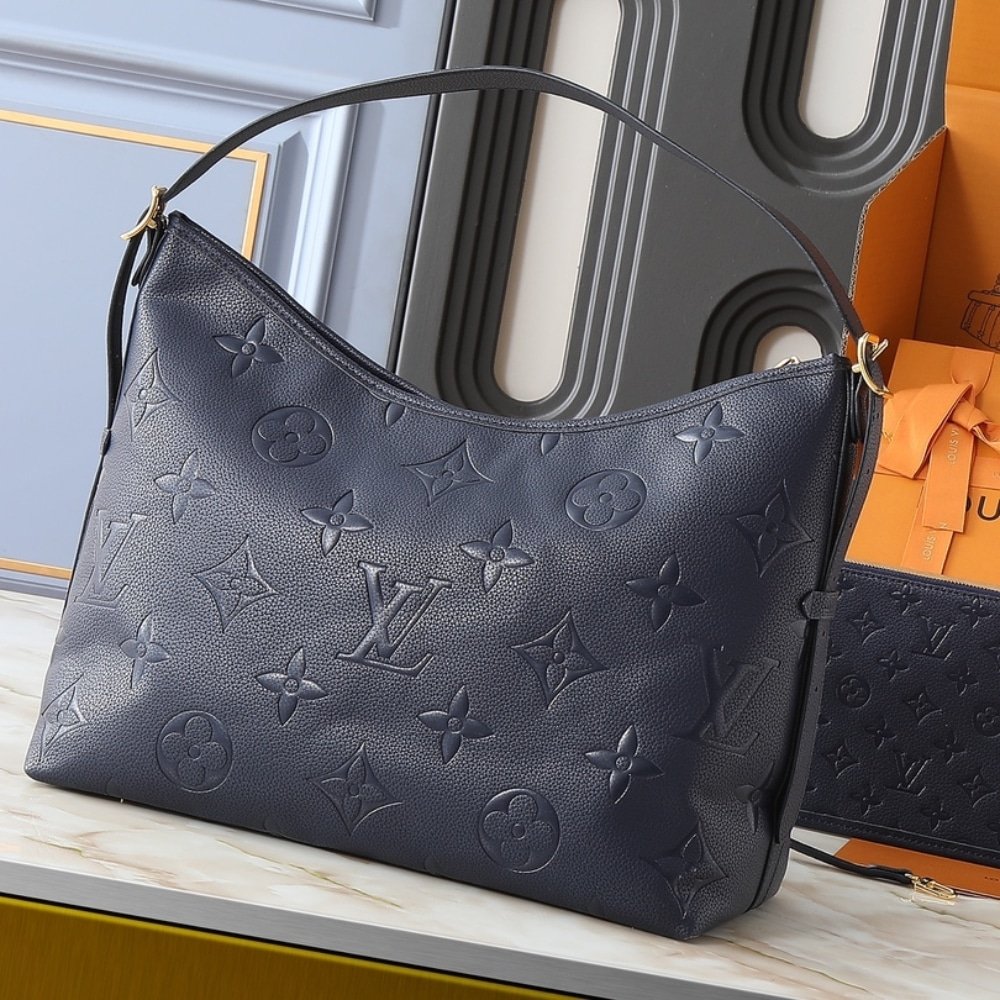 L0vis Vvtt0n Carryall MM Navy 39Cm M46669