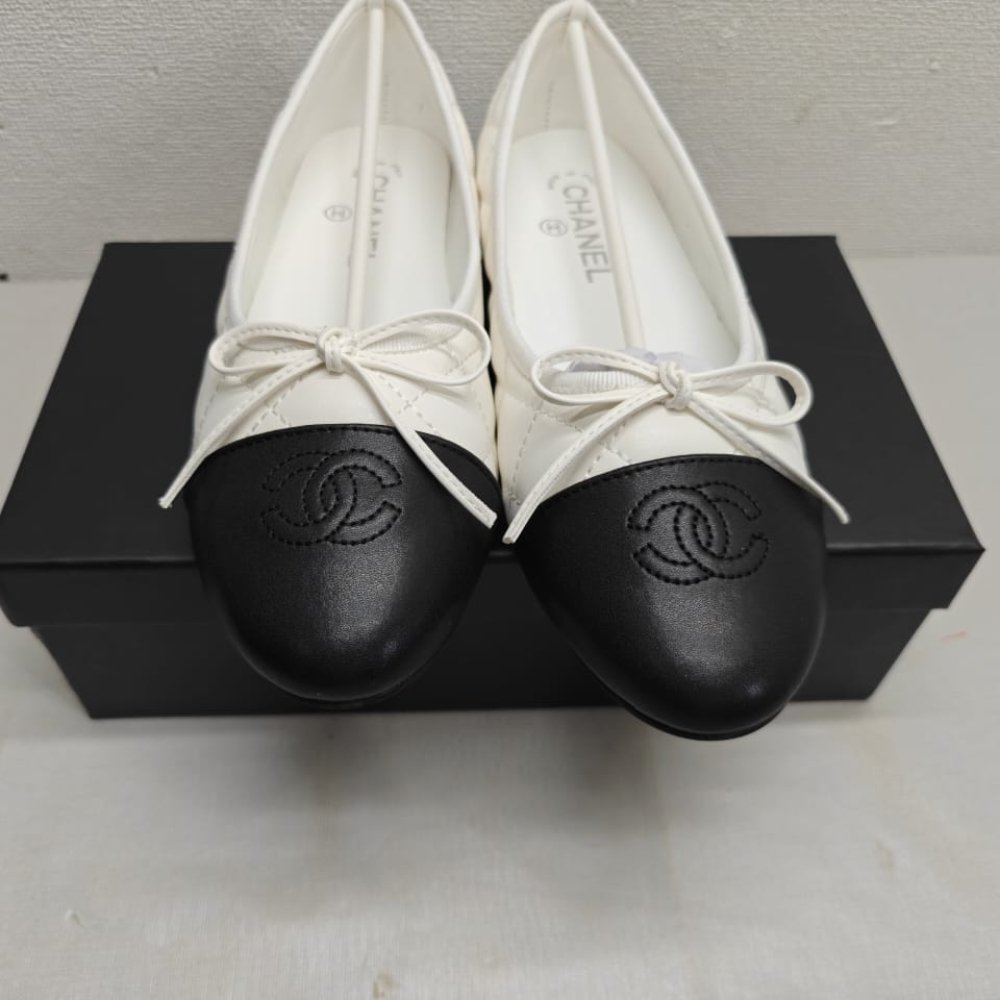 Ch**el Ballerina White And Black