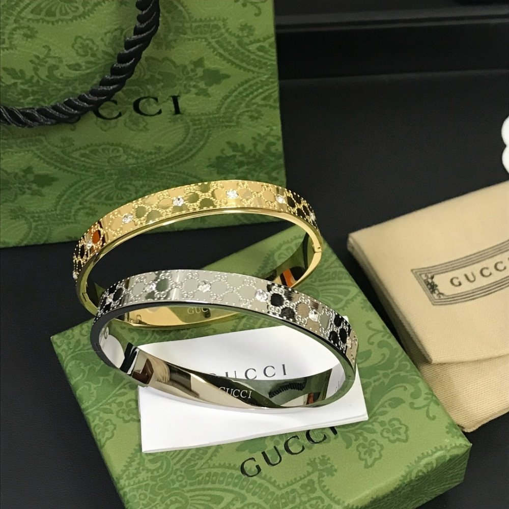 Gvc*1 Cuff Bracelet Gold 8Mm