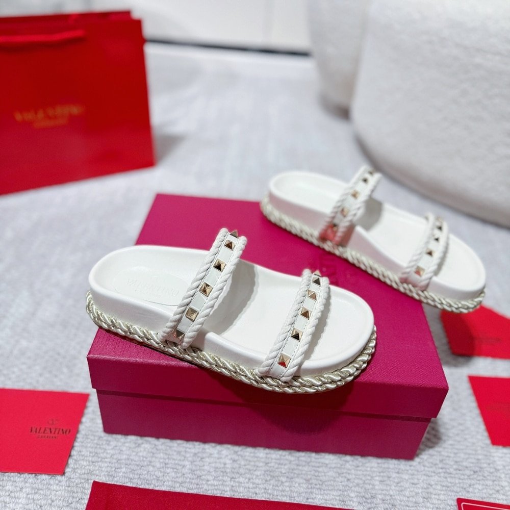 Va1e*ntin0 Garavani Rockstud Leather Espadrille Slide In White