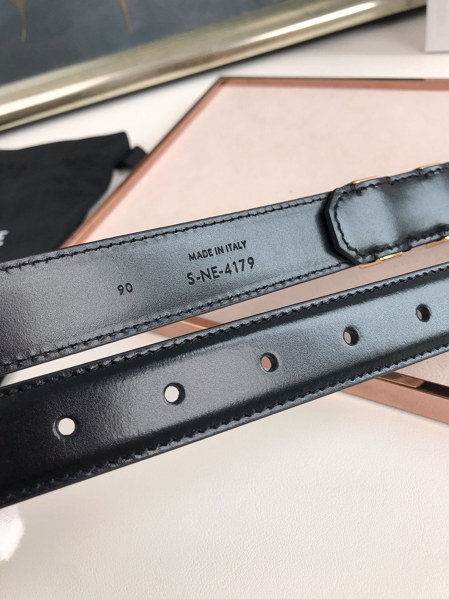 Ce1i*e Small Triomphe Black Belt In Natutal Calfskin Gold Metal