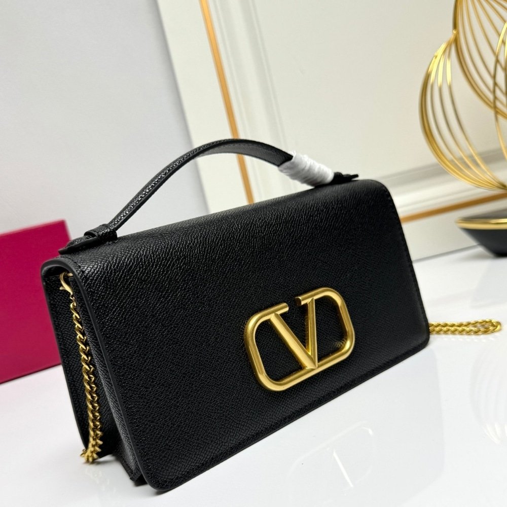 Va1e*ntin0 Garavani Vlogo Signature Grainy Wallet With Chain Black 22Cm