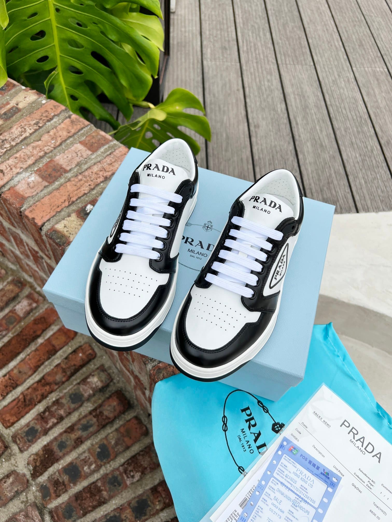 Pra*a District Leather Sneaker Black White 1E790M 3Lj6 F0964 F 030