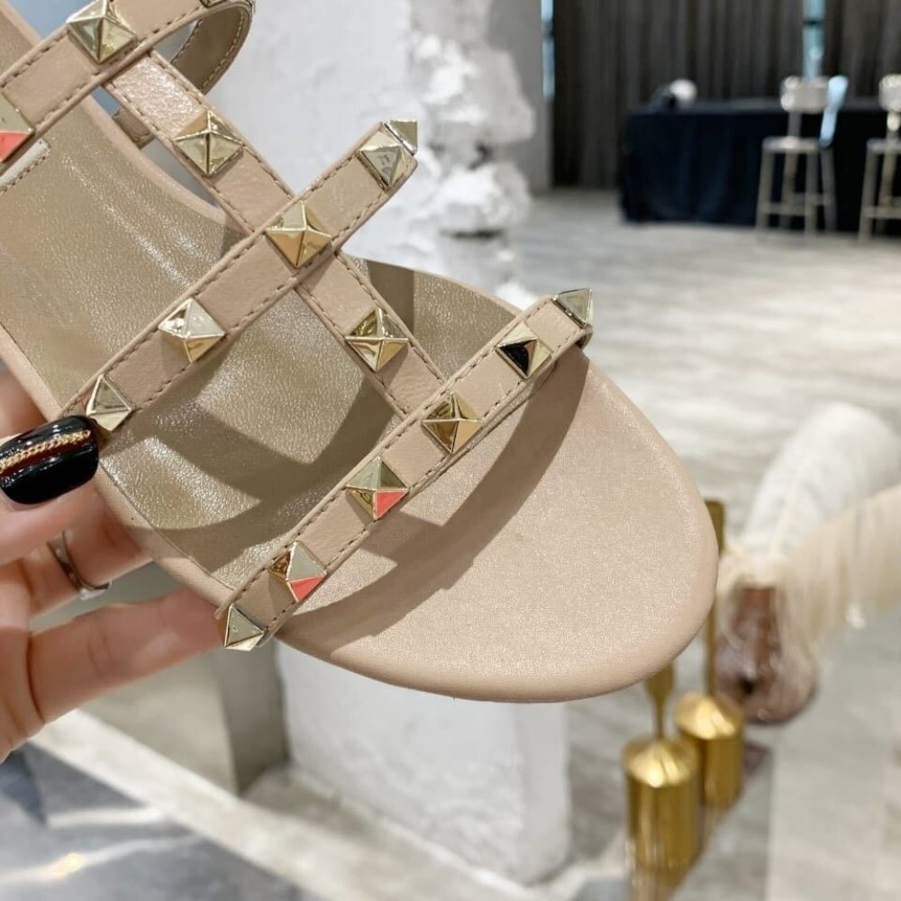 Va1e*ntin0 Garavani Rockstud Flat Slide Sandal Beige 5W2S0C49Vod P45