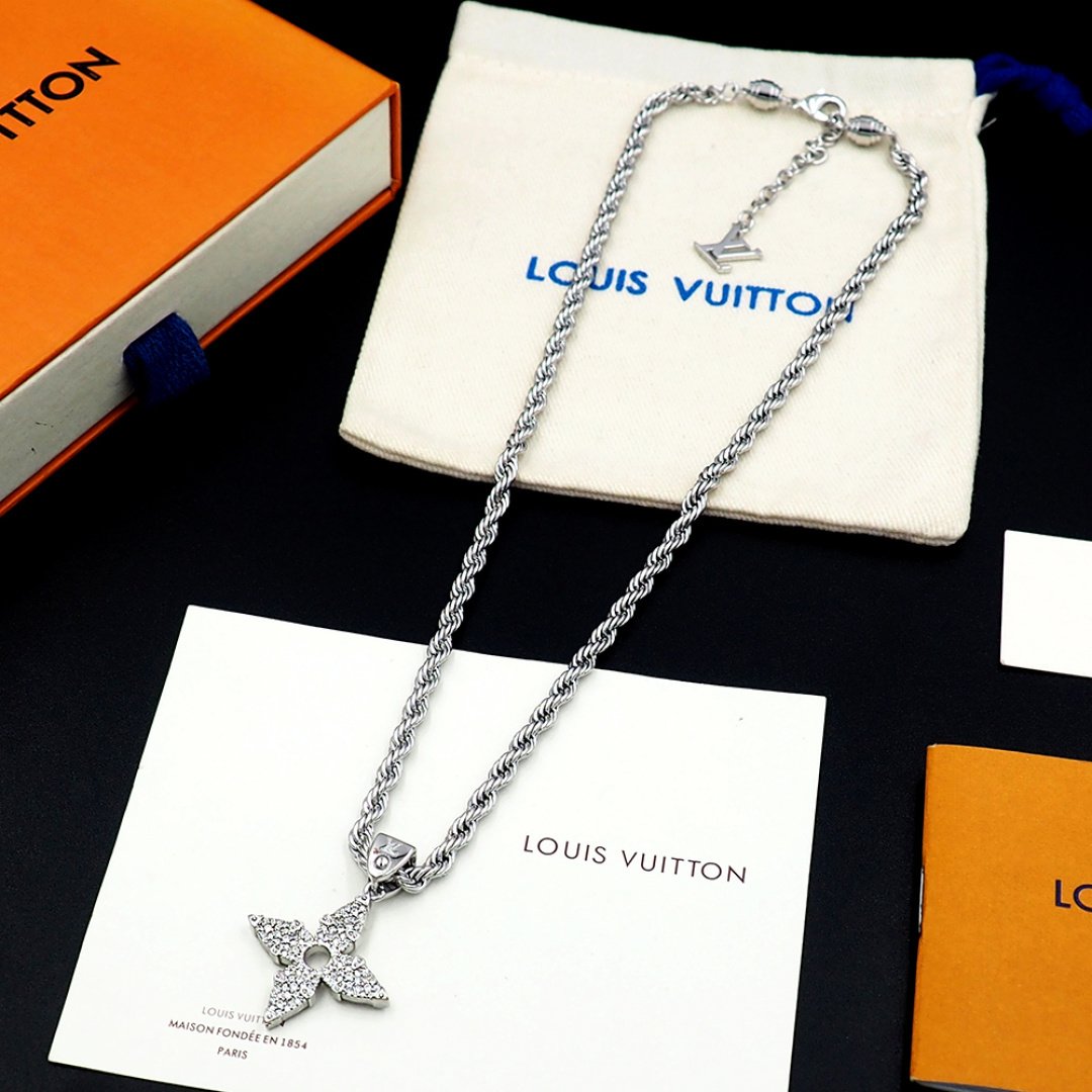 L0vis Vvtt0n Lv Rope Pendant Necklace Silver