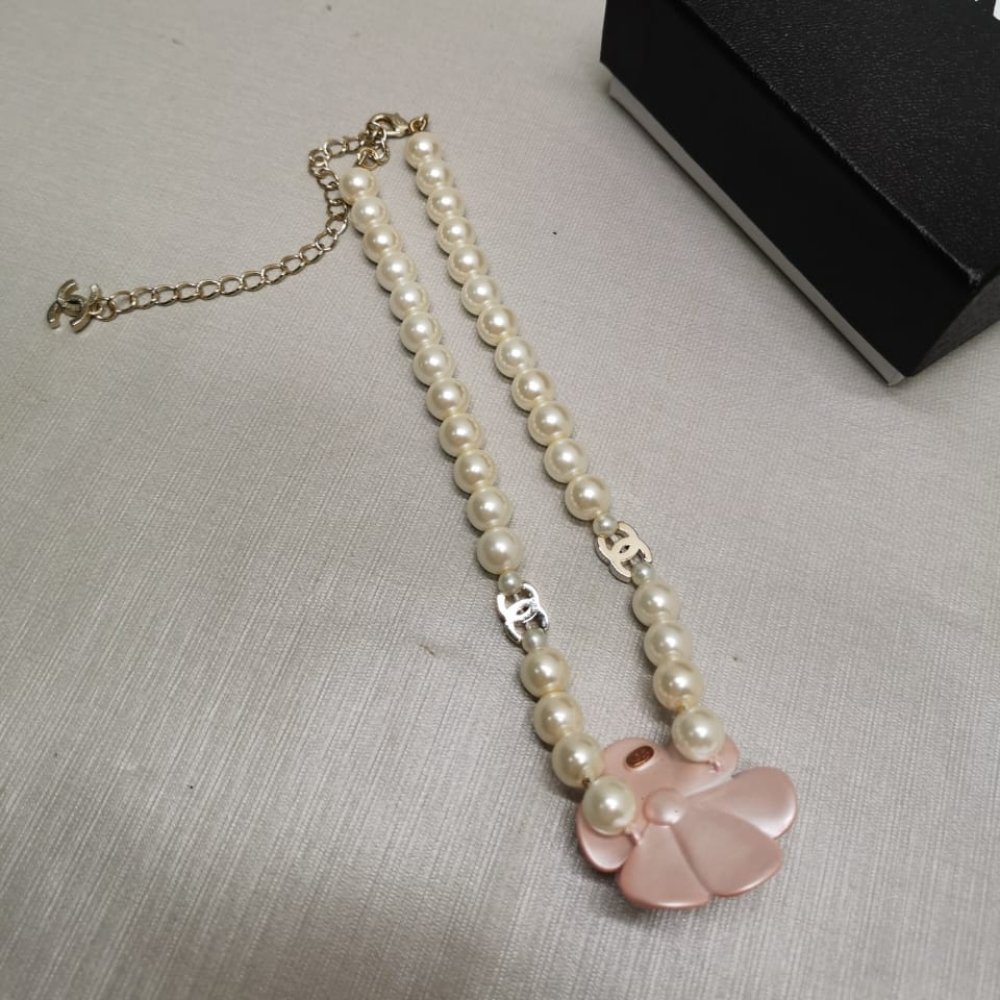 Ch**el Choker In Metal Glass Pearls Gold With Pink Pearly Flower ABA025 B09960 NL921