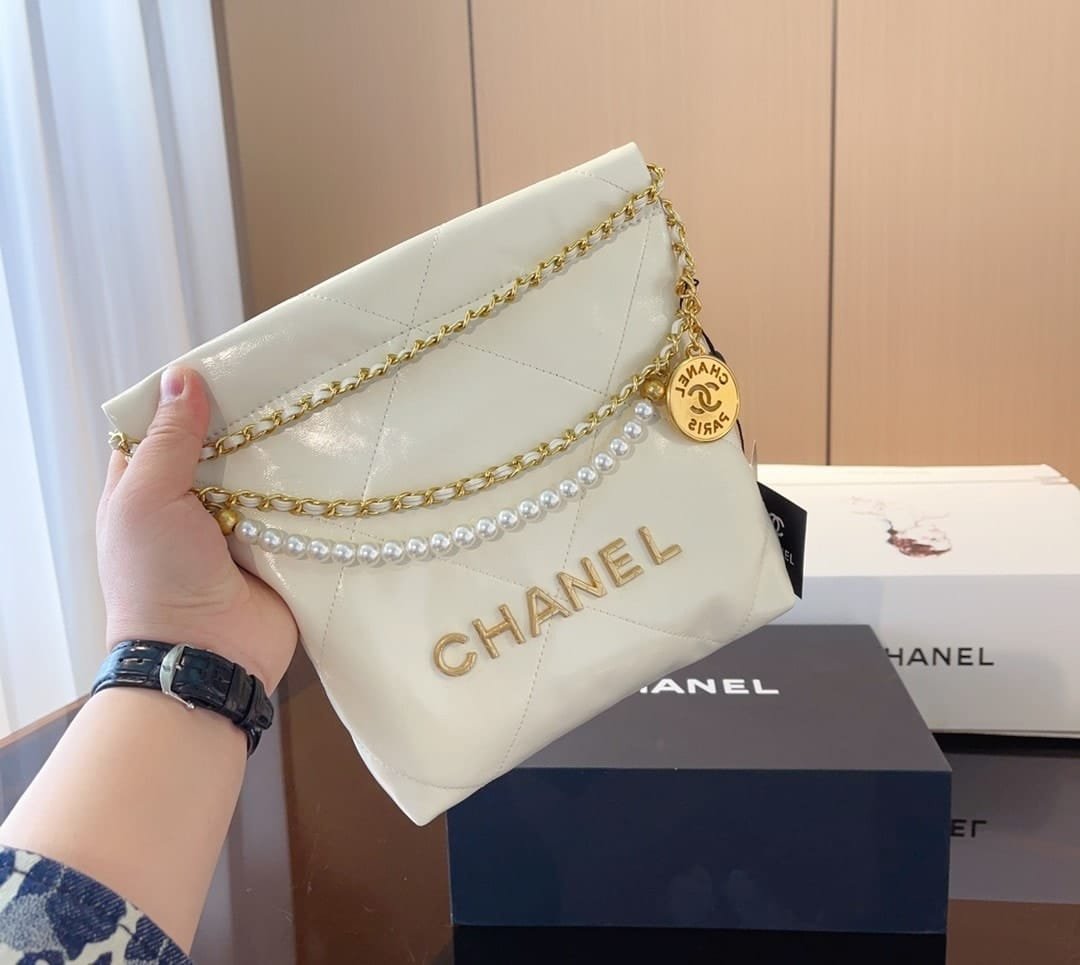 Ch**el 22 Mini Handbag Crystal Pearls White 22Cm As3980