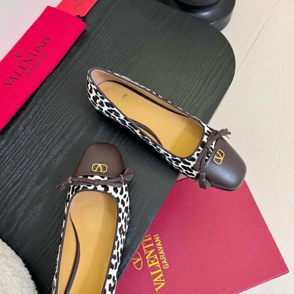 Va1e*ntin0 Valet Du Roi Ballerina In Pony Leopard Print 7W2S0Mr8Ess Bnb