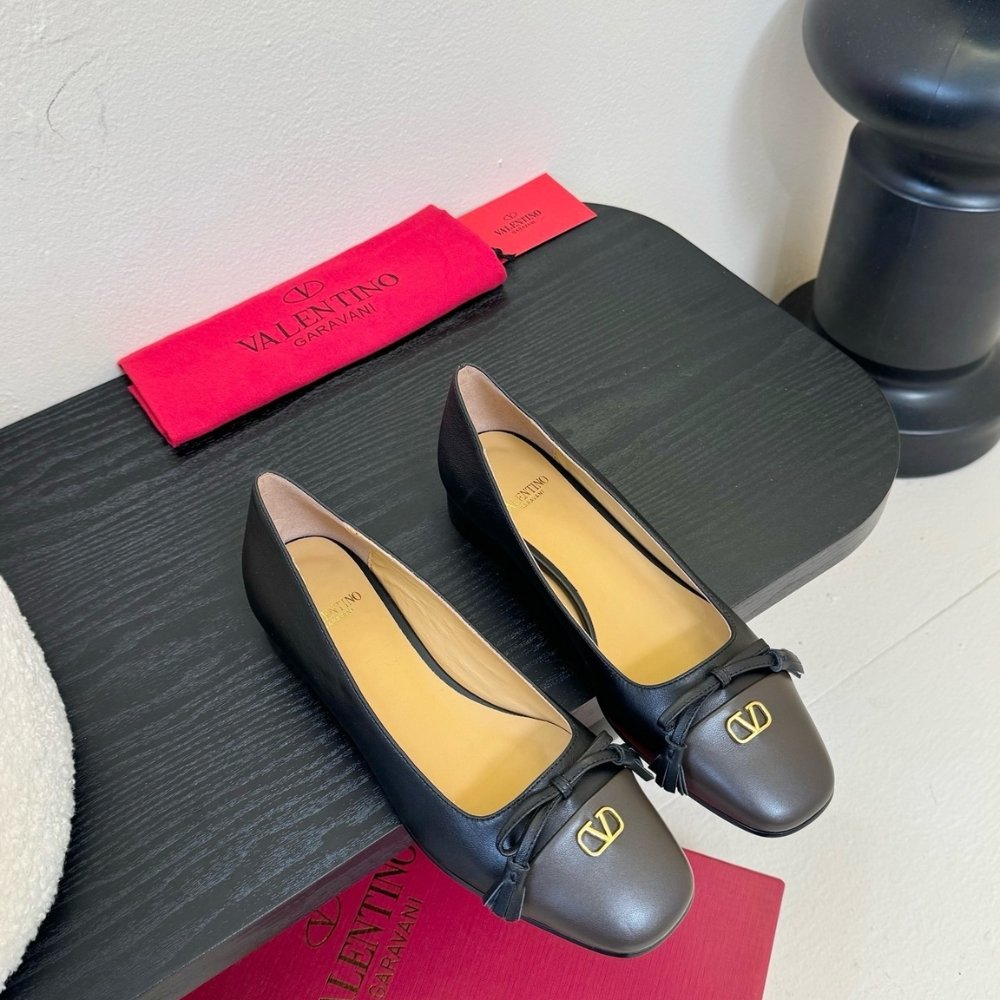 Va1e*ntin0 Valet Du Roi Ballerina In Kidskin In Black 6Y0S0L03Vmh Bxv