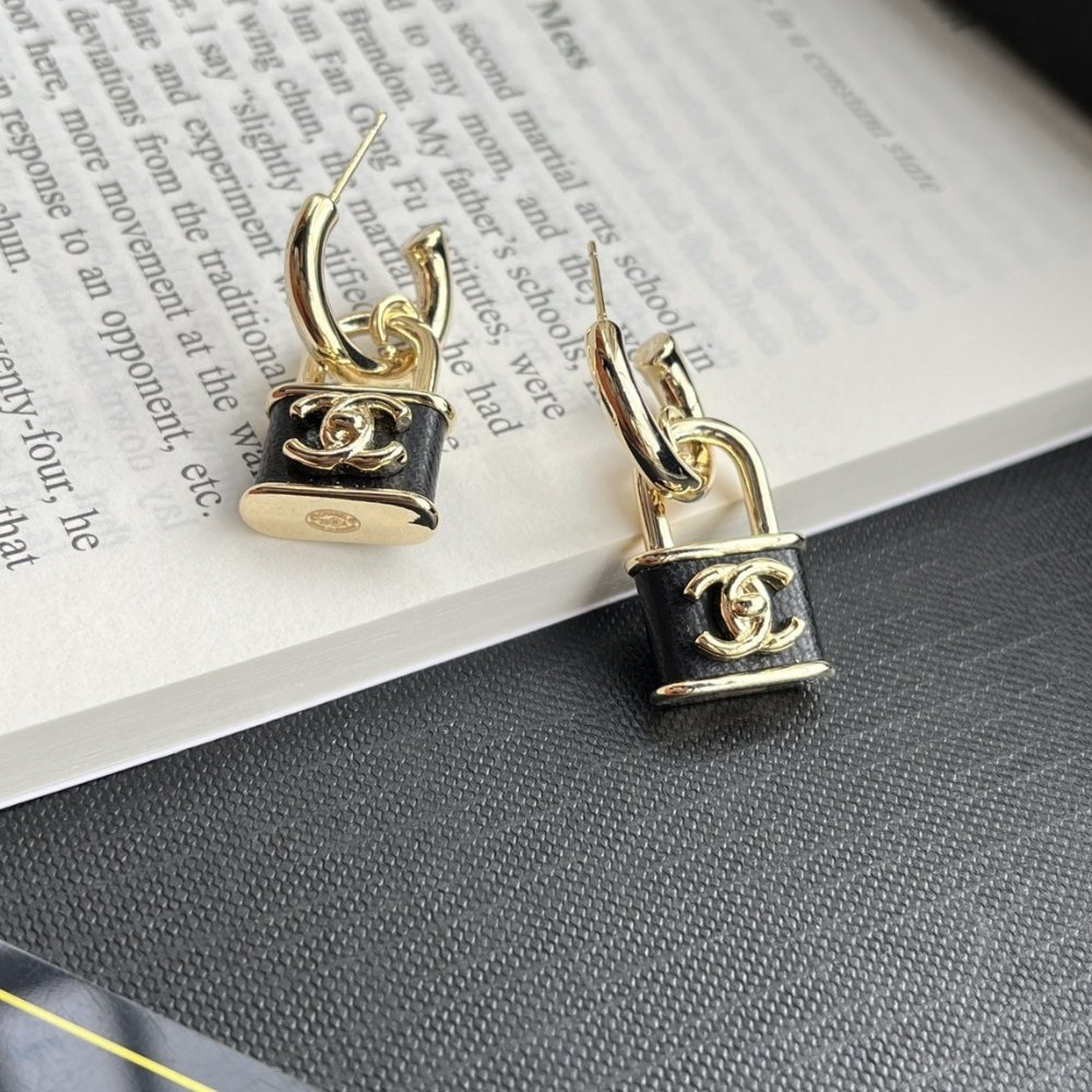 Ch**el Padlock Drop Earrings With Black Enamel Abg000 B20851 U1561