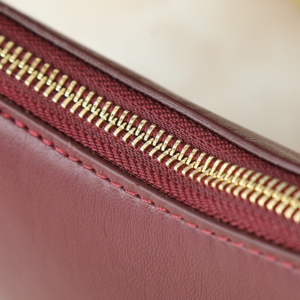 L0vis Vvtt0n Pochette Lv Bloom Red 29Cm M25650
