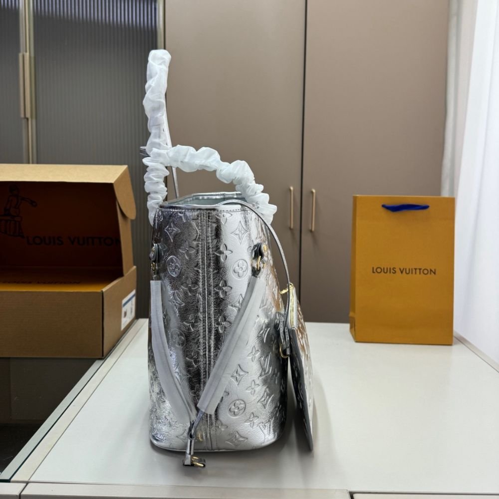 L0vis Vvtt0n Neverfull MM Silver 32Cm