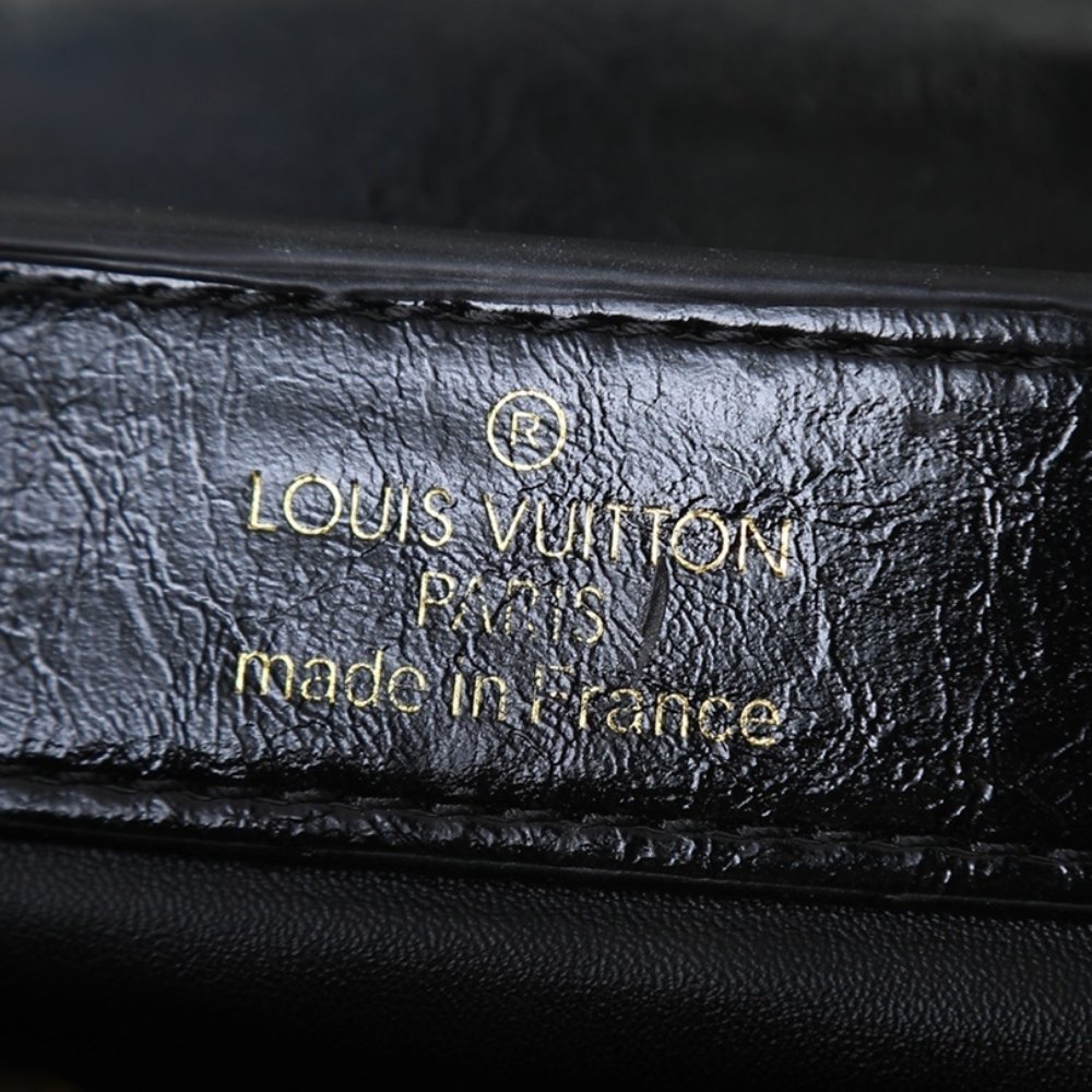 L0vis Vvtt0n Capucines East West BB Black 26Cm M25492