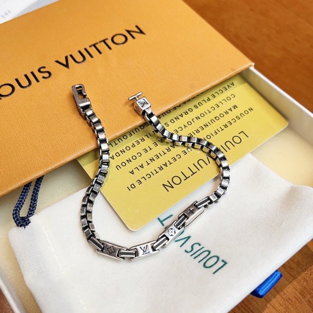 L0vis Vvtt0n LV Tailor Bracelet Silver M1149L