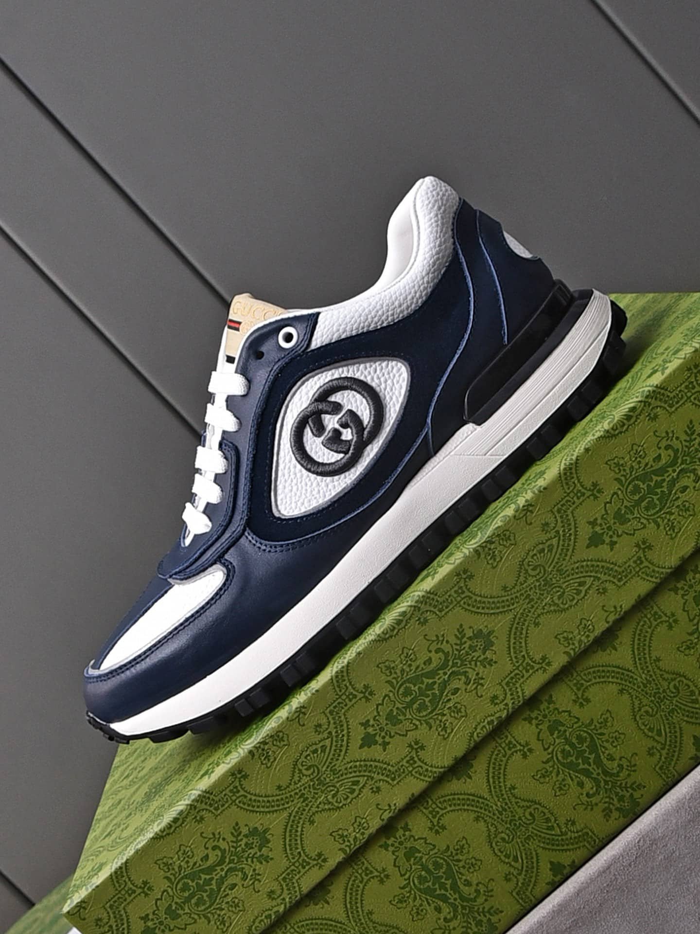 Gvc*1 Double G Men’S Run Sneaker Blue