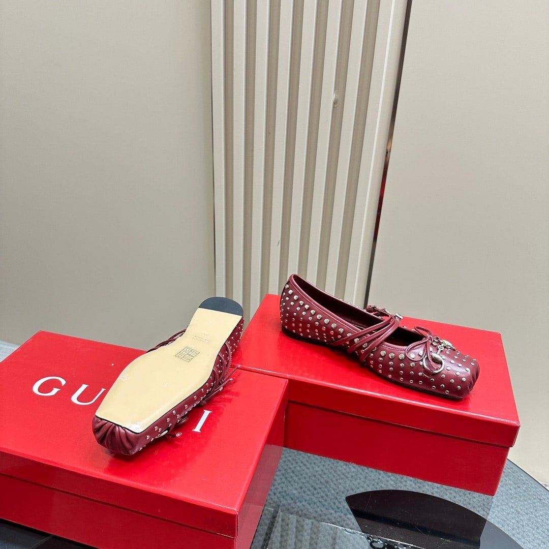 Gvc*1 Women’s Horsebit Ballet Flat Allover Studs Red 821218 Aaeev 6249