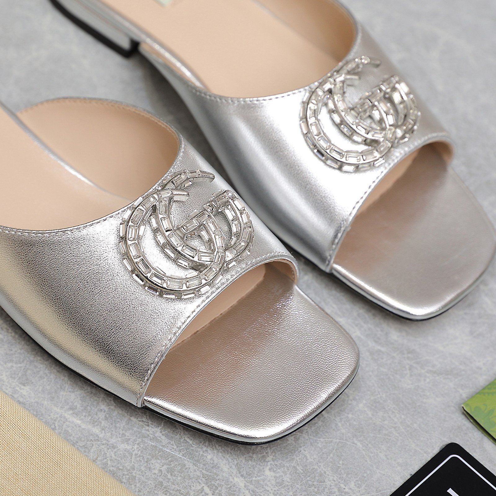 Gvc*1 Gg Crystal Slippers Silver