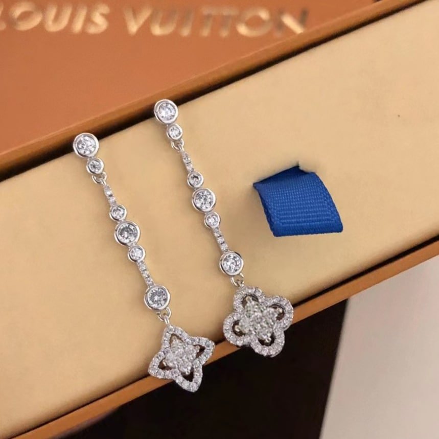 L0vis Vvtt0n Monogram Fusion Earrings White Gold Q96149