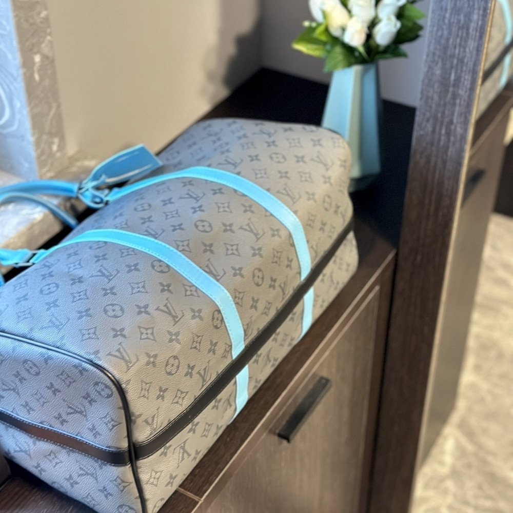 L0vis Vvtt0n Keepall Bandoulière 45 Monogram Eclipse Reverse Coated Canvas Turquoise 45Cm M11481