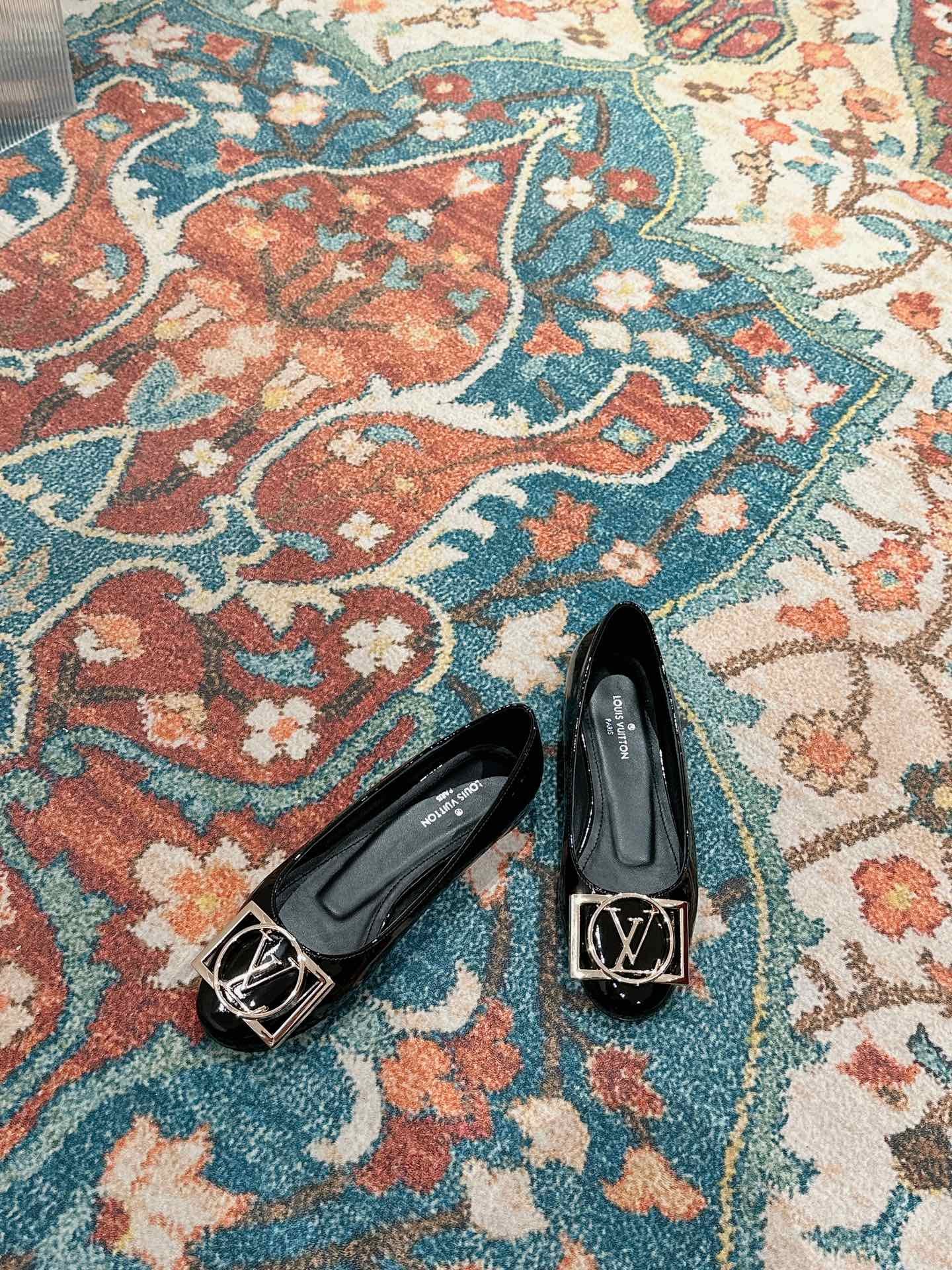 L0vis Vvtt0n Madeleine Flat Black