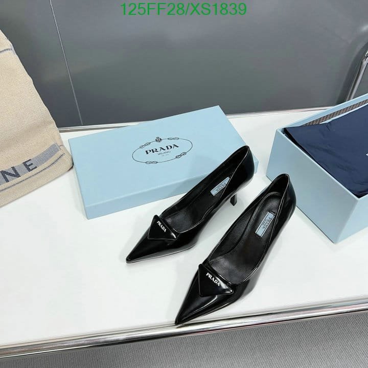 Pra*a Cleavage Nero Leather Pumps Black