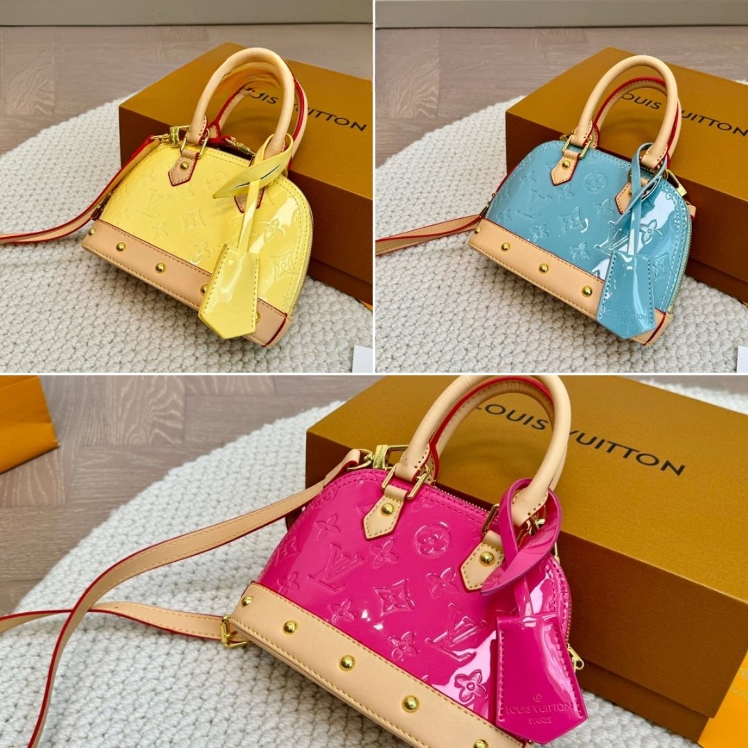 L0vis Vvtt0n Alma Nano Monogram Vernis Embossed Sky 18Cm M24062