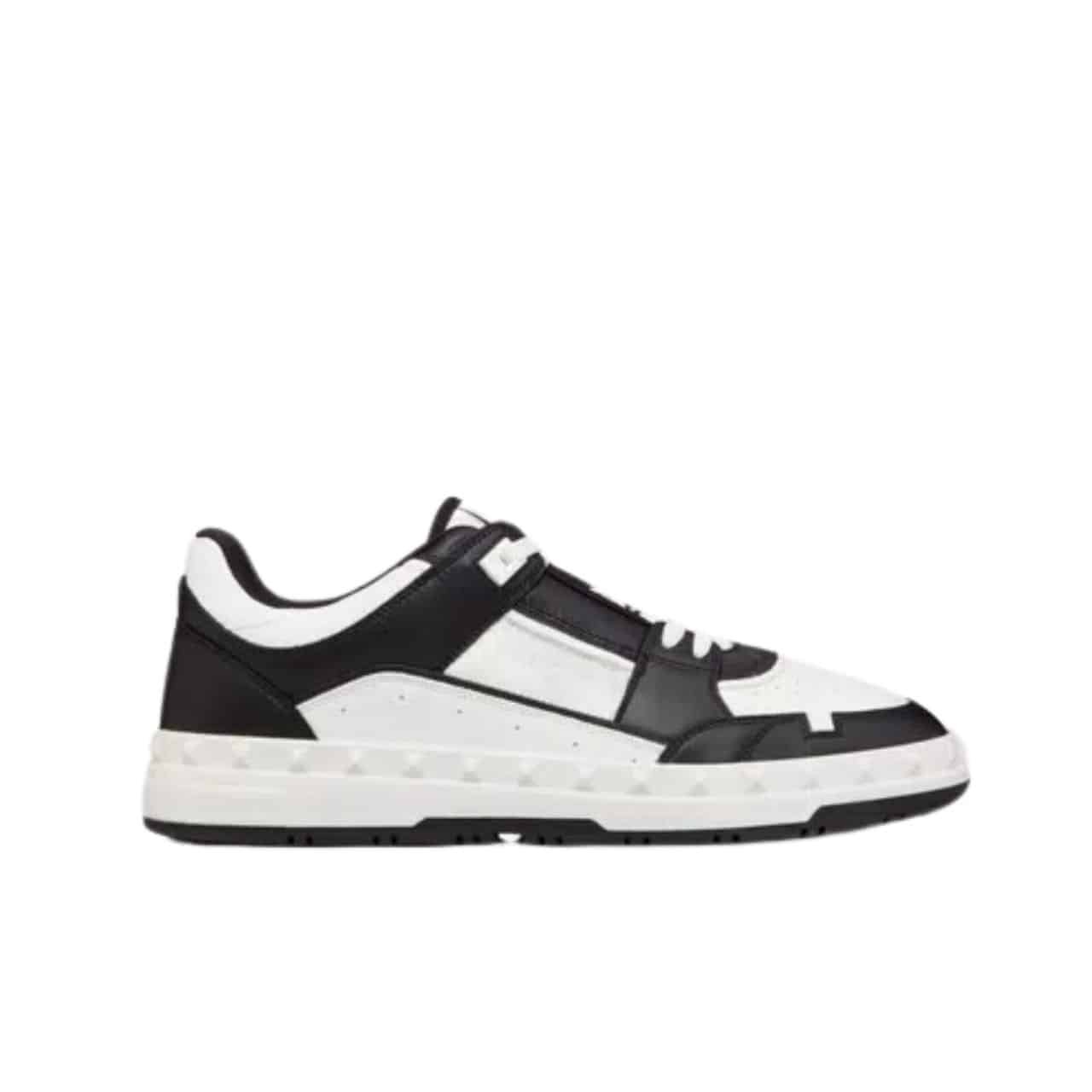 Va1e*ntin0 Garavani Freedots Low Top Sneaker In Calfskin Black 4Y2S0H43Rdg 0Ni