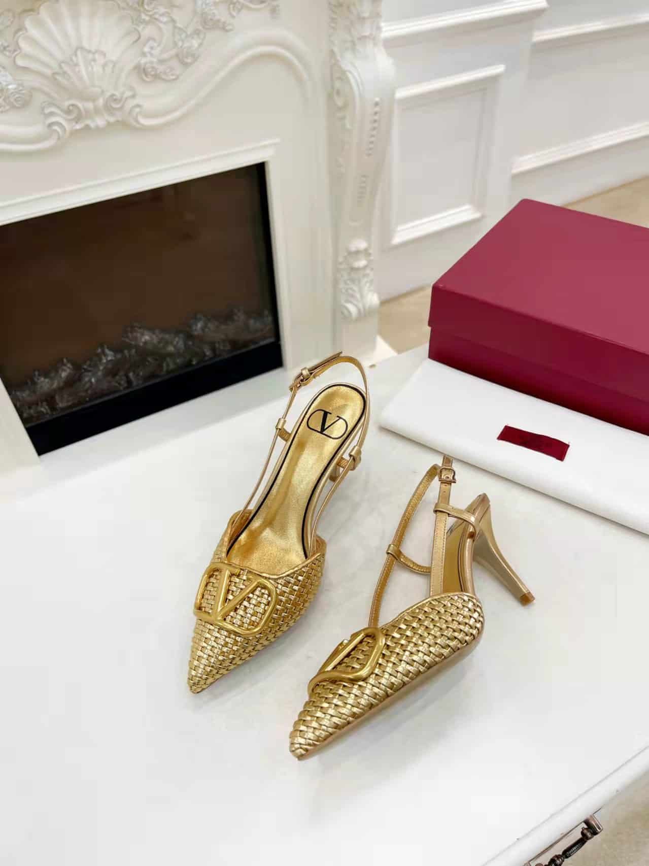 Va1e*ntin0 Garavani Vlogo Woven Leather Slingback Pumps Gold
