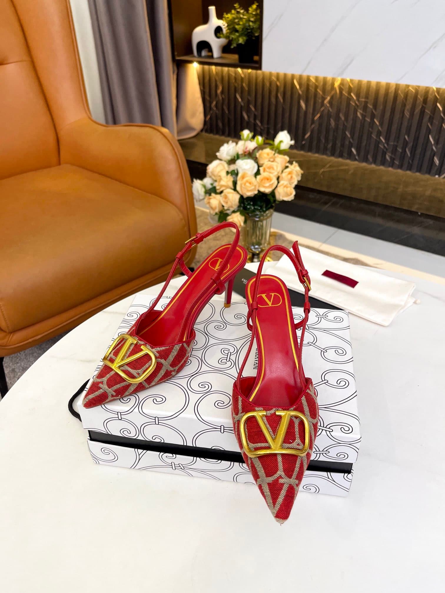 Va1e*ntin0 Garavani Vlogo Signature Slingback Pump In Toile Iconographe Red
