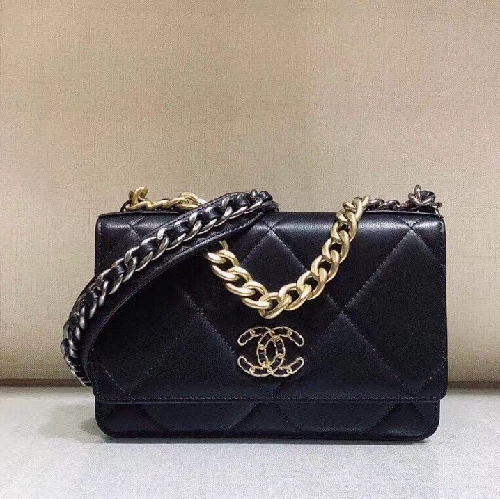 Ch**el 19 Wallet On Chain Bag Shiny Gold And Silver Tone Black 19Cm Ap3267 B04852 94305