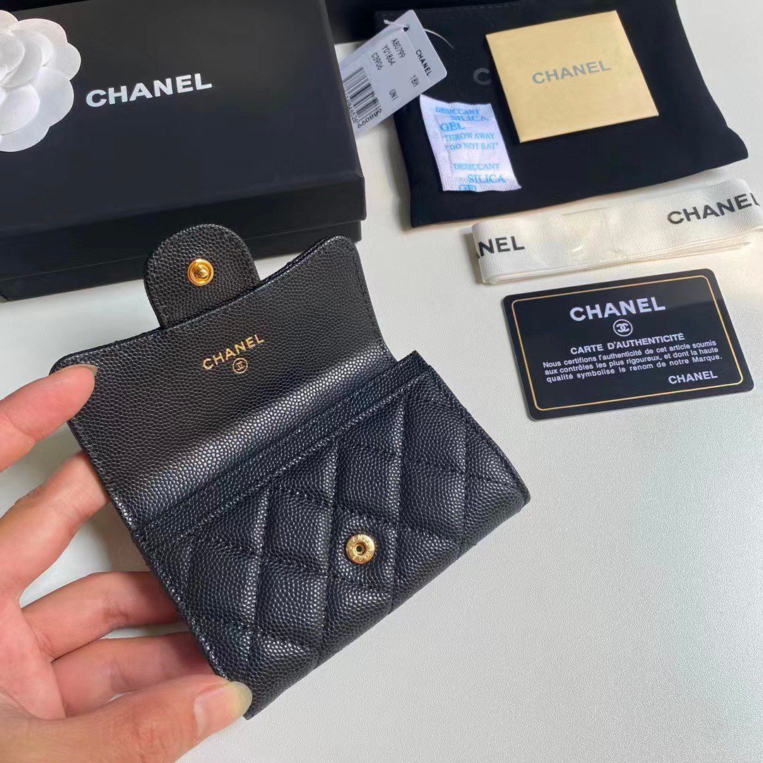 Ch**el Classic Card Holder Grain Leather Black With Gold Hardware 11Cm Ap0214 Y01864 C3906