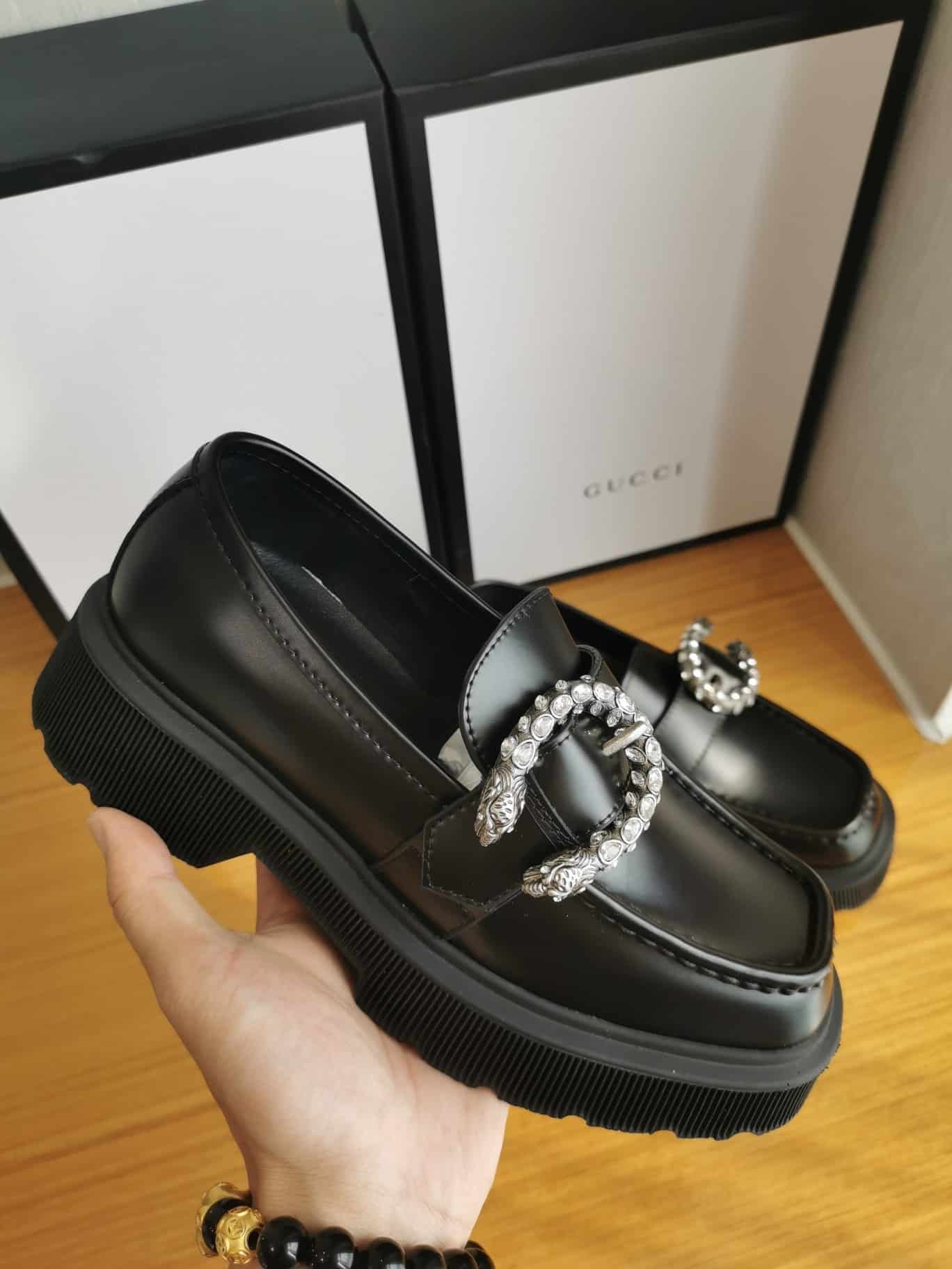 Gvc*1 Women’S Leather Loafers With G Black